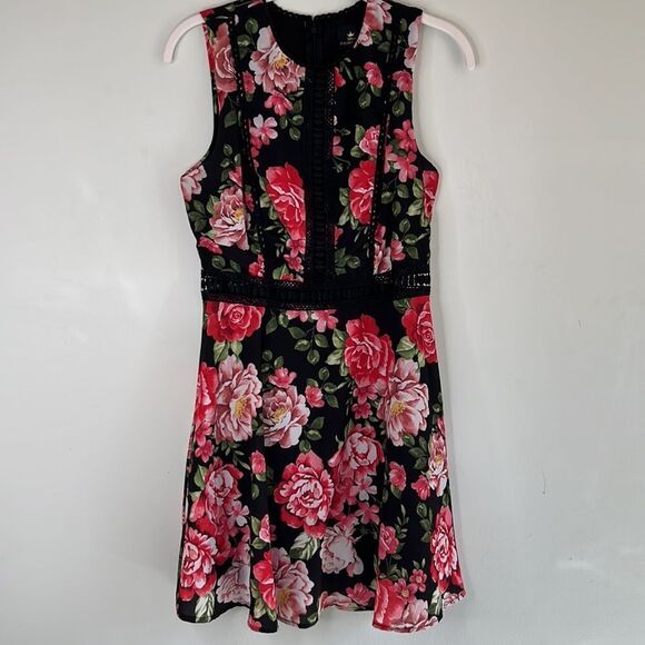Disney Princess Black and Rose Sleeveless Fit and Flare Eyelet Dress Size Small - Picture 15 of 15